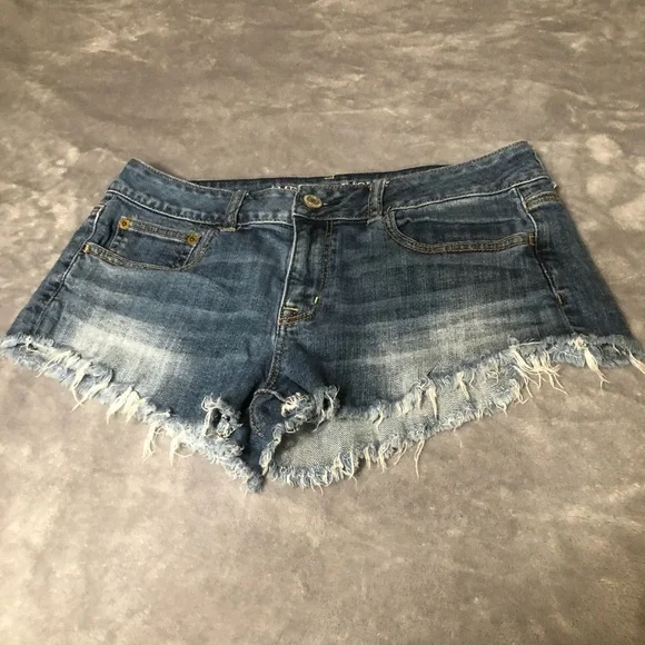 American Eagle Jean Shorts, Sz 8 - Picture 3 of 4